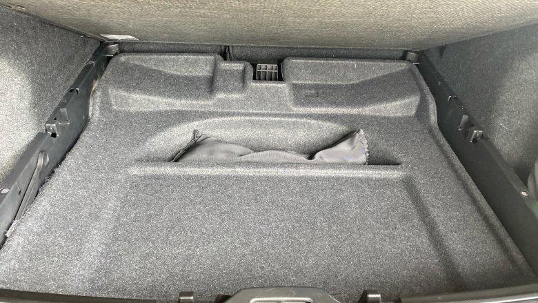 Volvo Xc40 2.0 B4P R DESIGN 5dr Auto Petrol Estate